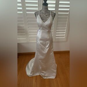 Miss Veil Elegant White Wedding Gown, Size 2| Brand New